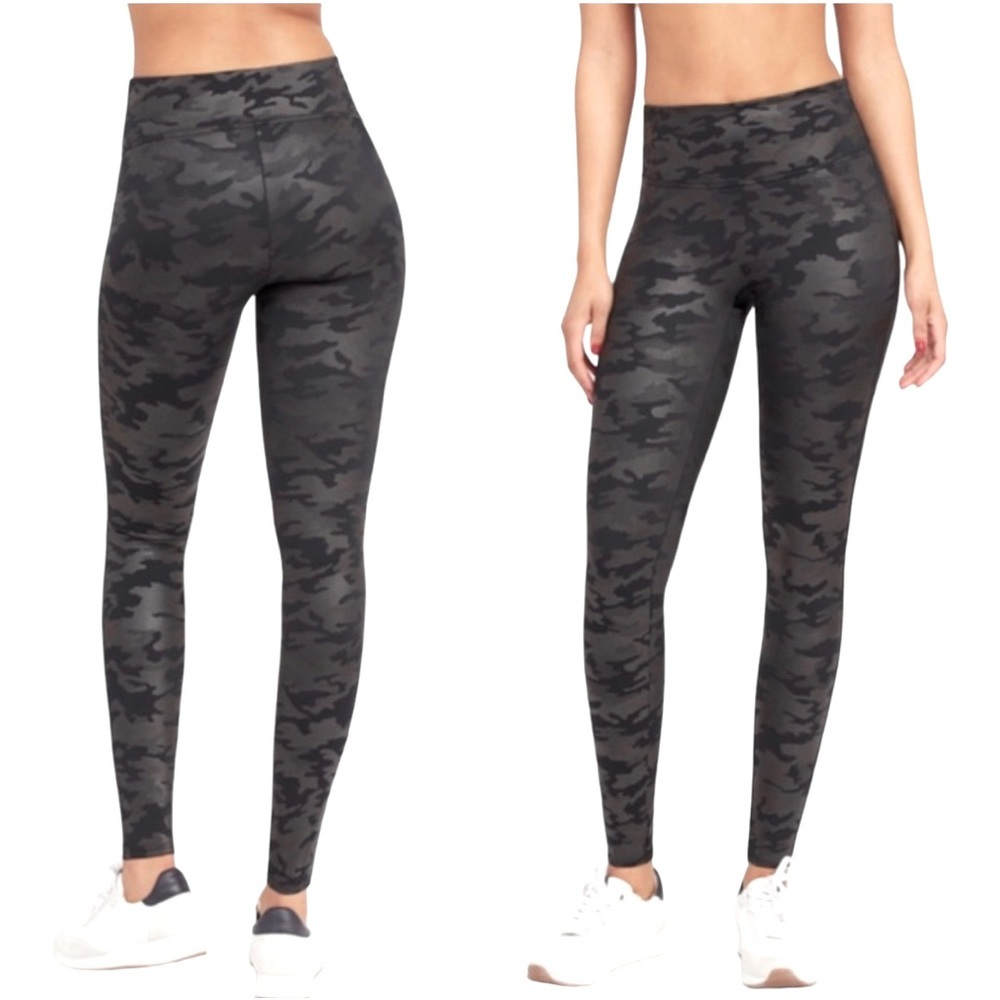 Spanx Faux Leather Camo Leggings Size M